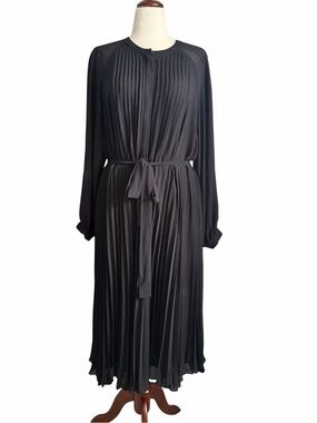 h&m silk blend rib knit dress 18 Stylish Dresses, Tops and Jeans to Snap Up From H&M